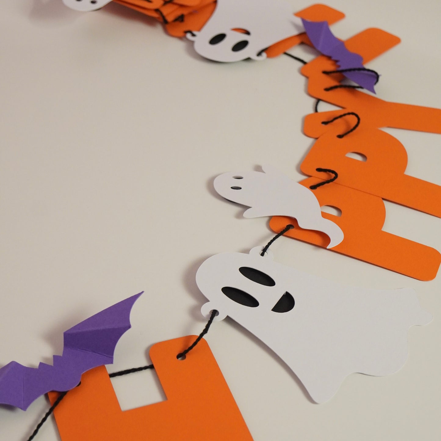 Papiergirlande "Happy Halloween"