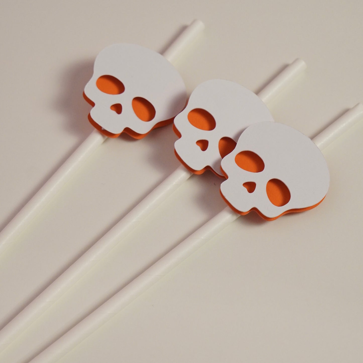 12 Strohhalme "Halloween" weiß