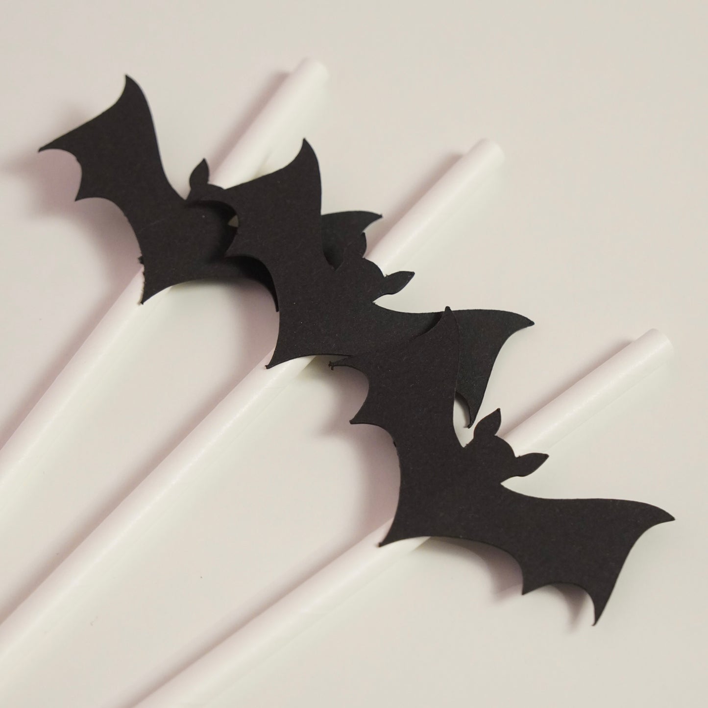 12 Strohhalme "Halloween" weiß