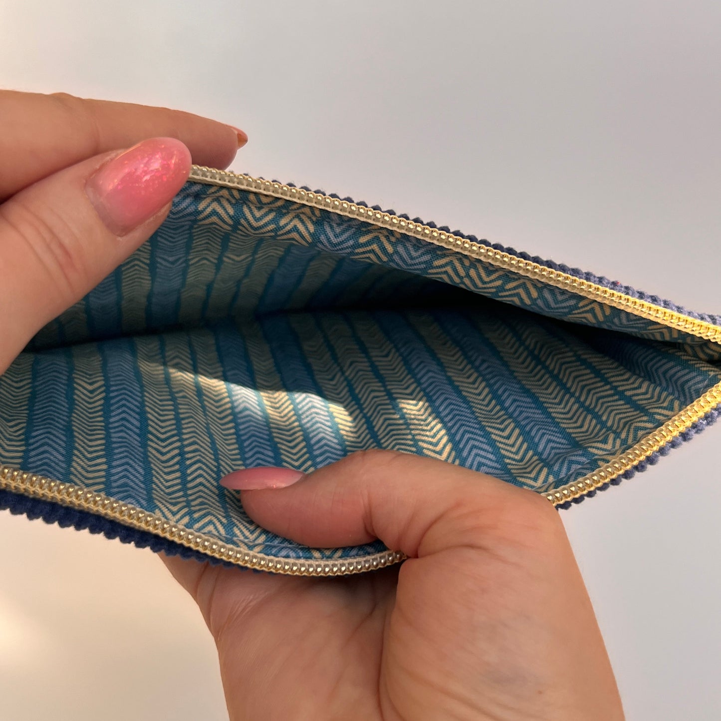 bestickte Kosmetiktasche "LOVE"