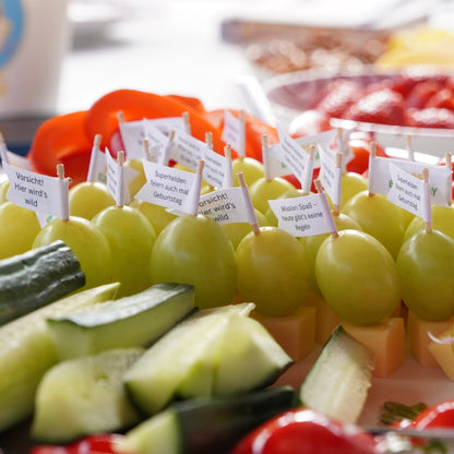 Spieße "Happy Birthday"