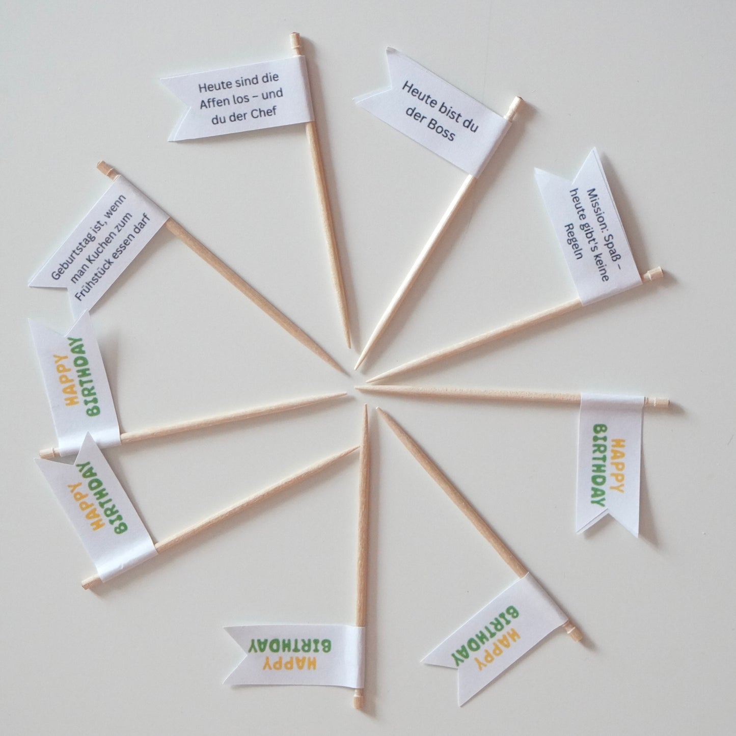 Spieße "Happy Birthday"